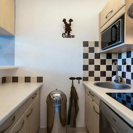 T2 Climatise Avec Piscine Secteur Richelieu *